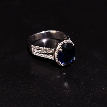 925 Silver Ring With premium quality of zircons Rhodium plated.