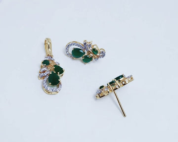 Gold Plated Pendant set with Green Onex and Zircons. (925 Silver)