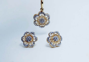 Gold Plated Pendant Set with Zircons. (925 Silver)