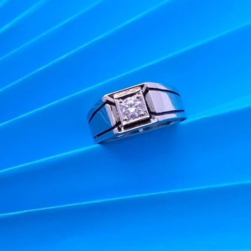 Silver hand made fancy Men?s ring with Qubic Zircons and white gold plated.(925 Silver)