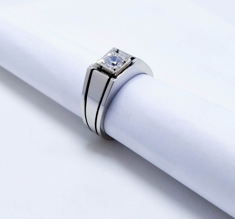 Silver hand made fancy Men?s ring with Qubic Zircons and white gold plated.(925 Silver)