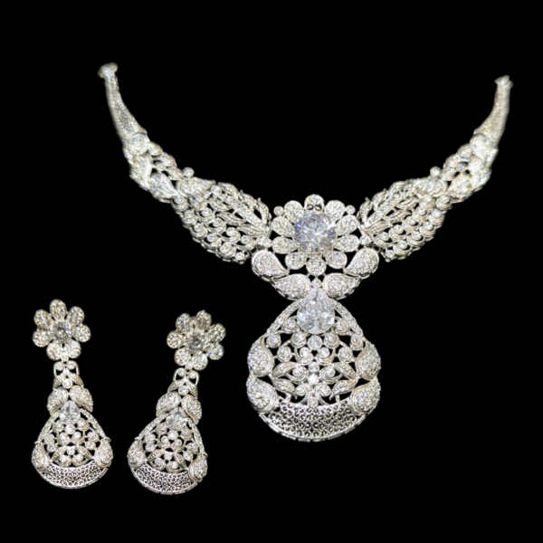 Exquisite Sterling Silver Necklace Set with Zircon