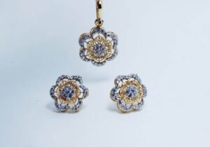 Pendant set