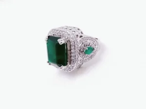 Rhodium Plated Ring with Zircon and Synthetic Emerald. 925 Silver)