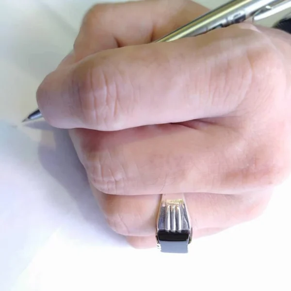 Men?s Ring with Black Aqeeq. (925 Silver) - Image 2